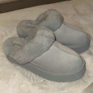 UGG Disquette Slippers in Goose RARE ITEM & LIMITED EDITION COLOR